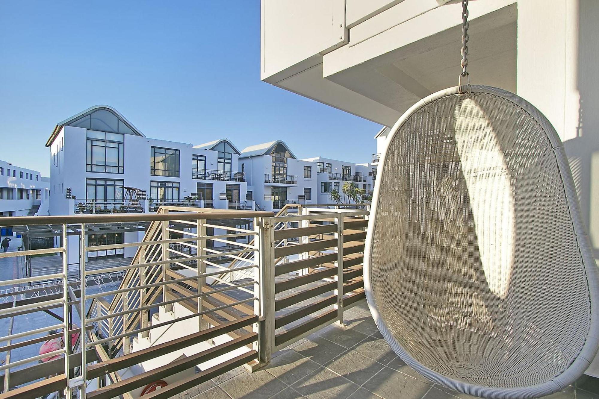 Eden On The Bay 117 By Hostagents * Cape Town